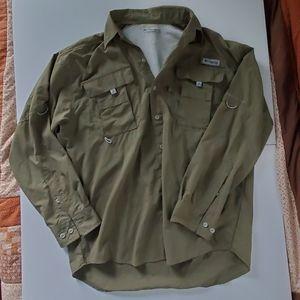 Columbia PFG Omni-shade Men's Medium Fishing shirt. Khaki/Green. EUC.